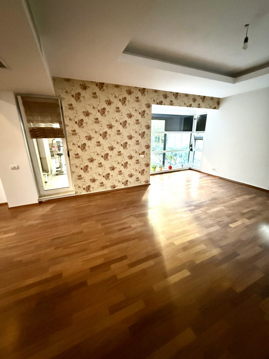 De vânzare |Apartament spatios 3 camere| Gradina| Herăstrău| Nordului