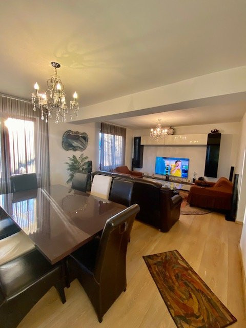 Vanzare Vila sau Casa de vacanta 7 camere Teren 1320mp Breaza