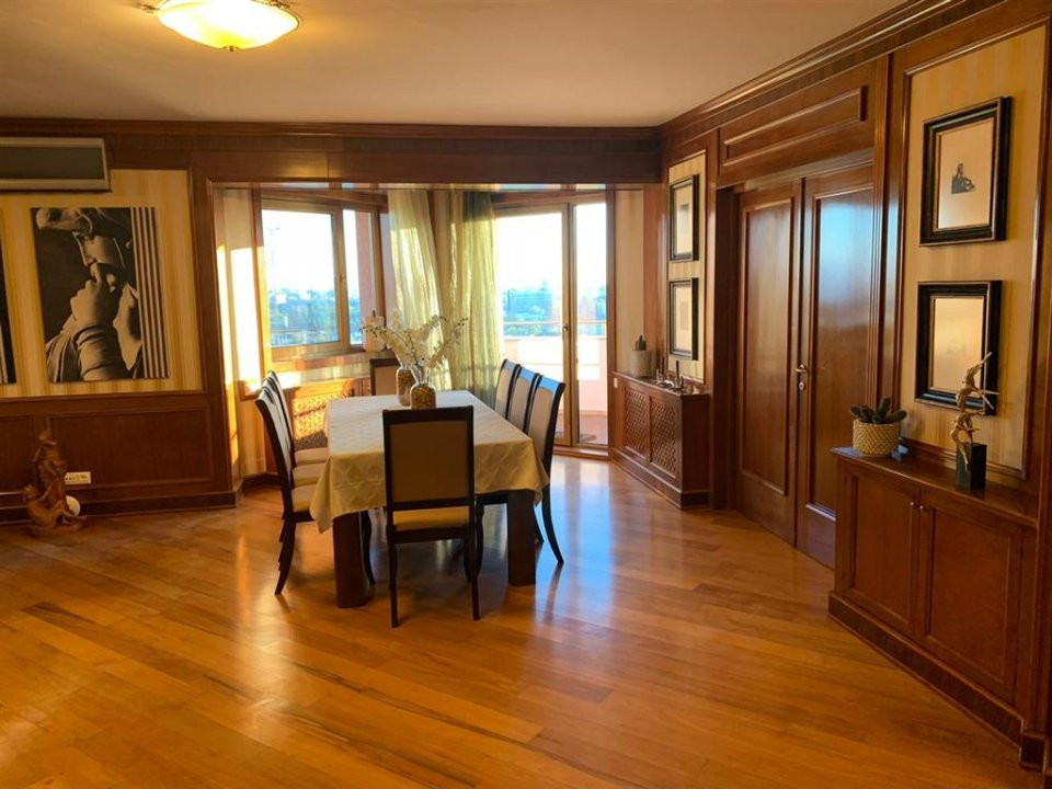 Vanzare Penthouse superb 5 camere Piata Presei Libere