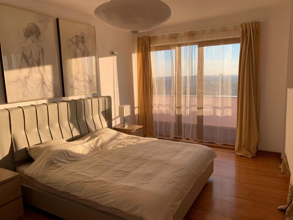 Vanzare Penthouse superb 5 camere Piata Presei Libere