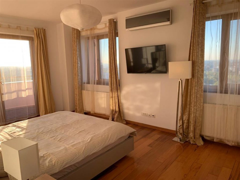 Vanzare Penthouse superb 5 camere Piata Presei Libere