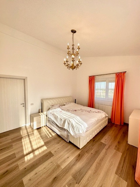 Vanzare apartament 2 camere OMV, Pipera